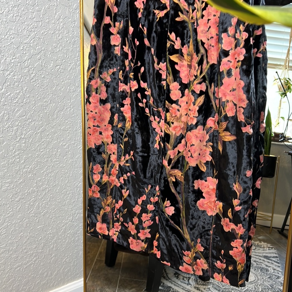 HOUSE OF CB 'Lexi' Black Floral Devore Velvet Corset Dress NWOT - Picture 14 of 16